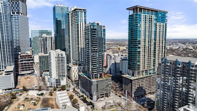 Photo - 70 Rainey St Unit 1701