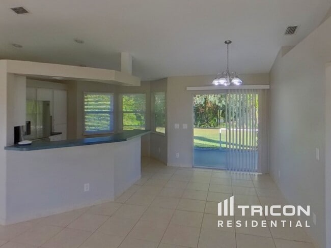 Photo - 25410 Rancagua Dr