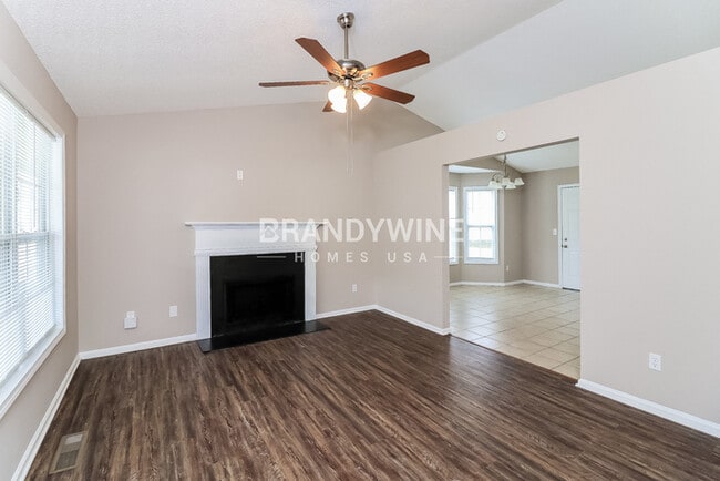 Photo - 216 Remington Ct