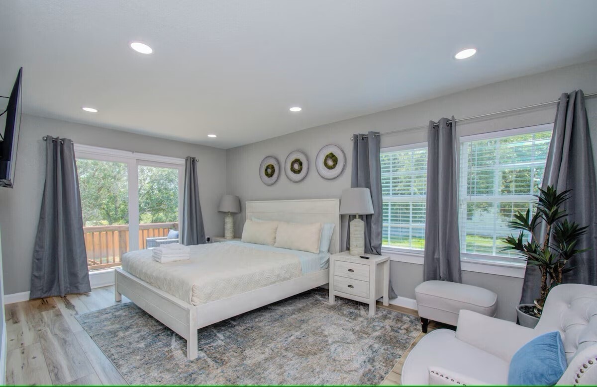 Photo - 4802 Crane St