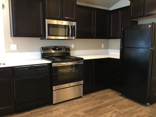 Photo - 594 N Trinity Way