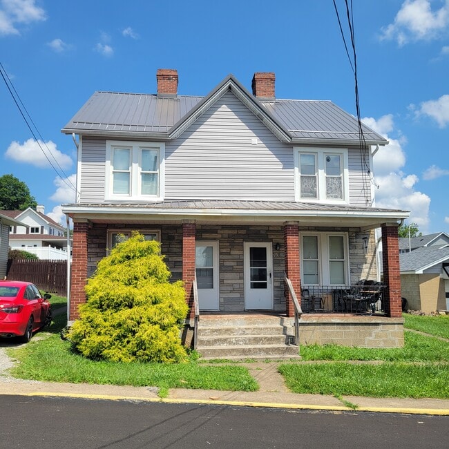 Photo - 205 Jobes St