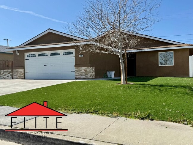 Building Photo - AVAILABLE NOW!!