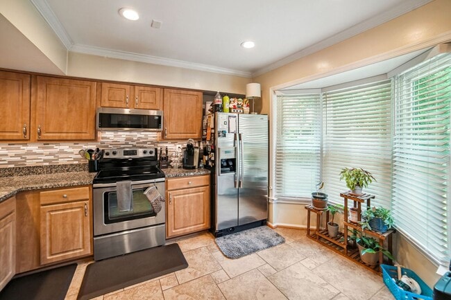 Photo - Wonderful & Spacious 2BR/3.5BA townhouse l...
