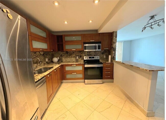 Photo - 5825 Collins Ave Unit 9B