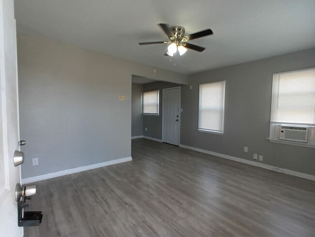 Photo - CLOSE TO TINKER! *PROMO FIRST FULL MONTH FREE!