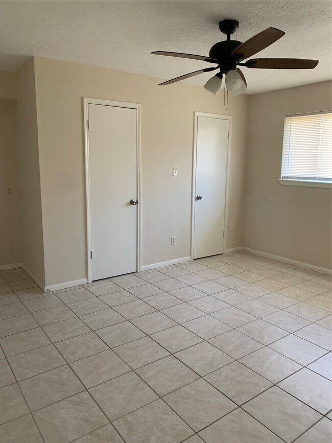 Photo - 12418 South Dr