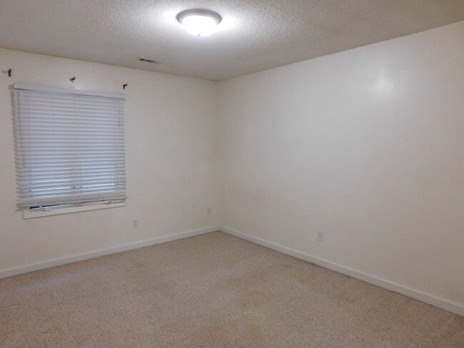 Photo - 1512 College Way