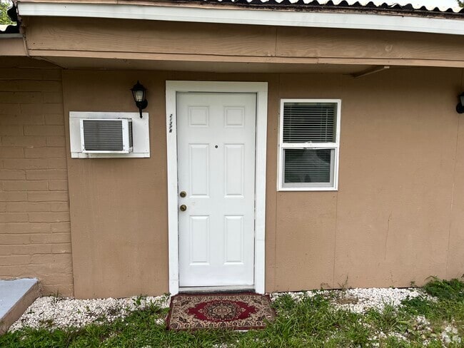 Building Photo - 2137 Crandon Ave Unit B Rental