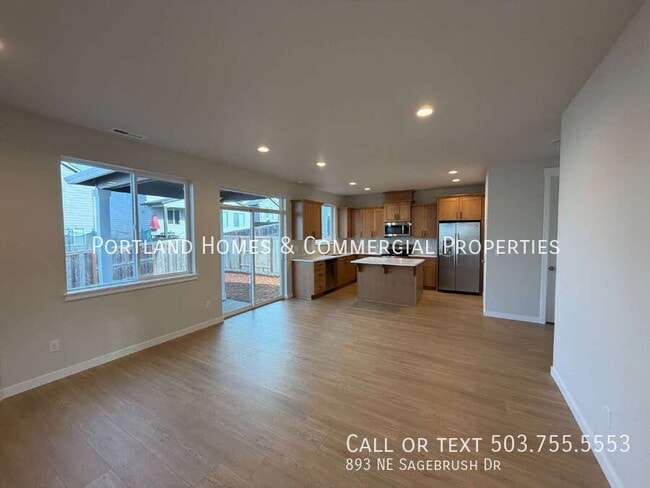 Photo - 893 NE Sagebrush Dr