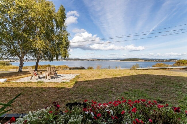 Photo - Spectacular View - 3bd/2ba - Custom Remodel - Group and Pet Friendly