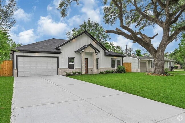Building Photo - 5731 Belvedere Dr Rental