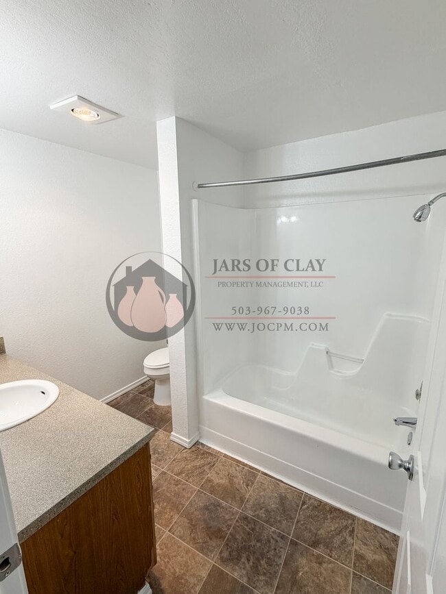 Photo - Ground Floor 2 Bedroom with Washer/Dryer Hook-ups! Unit 3952