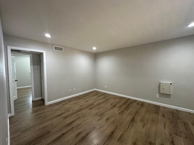 Reiger Park Apartments