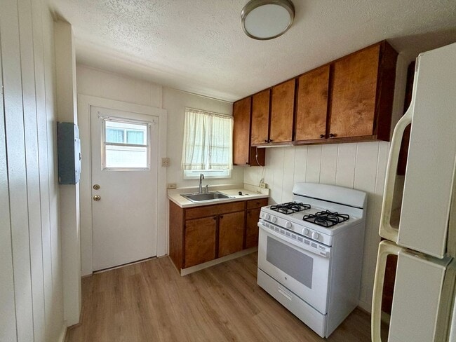 Photo - Island Living in the Heart of Waikiki – 2 Bed, 1 Bath with Parking! Unit A4