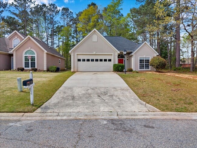 Photo - Country Club Living