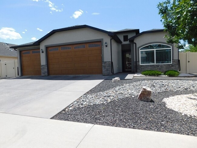 Building Photo - COMING SOON - Spacious Home in NE Grand Ju...