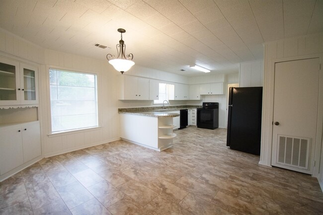 Photo - 601 Atlow Dr