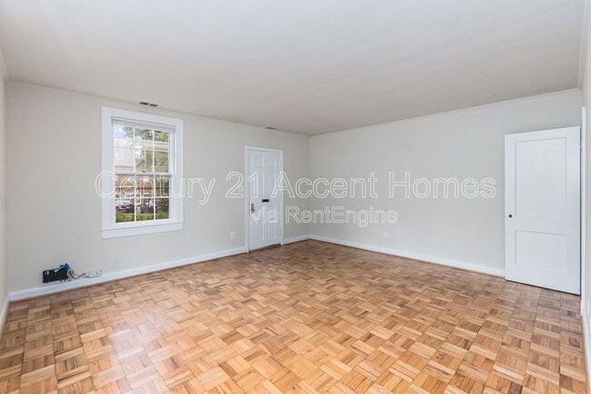 Building Photo - 1020 S Barton St Rental