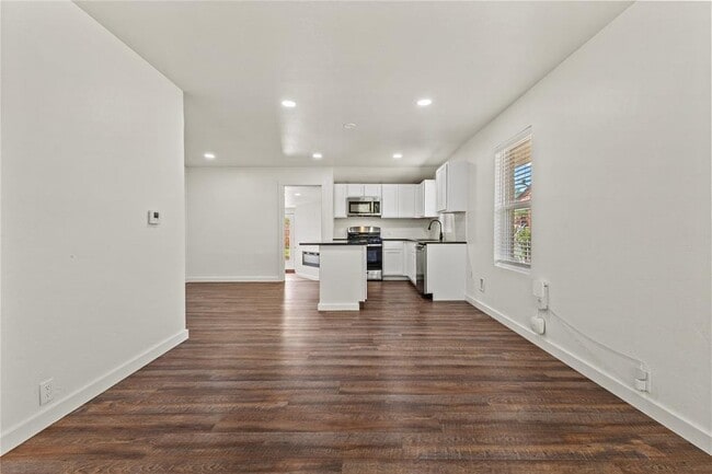 Photo - 700 Santa Fe Dr