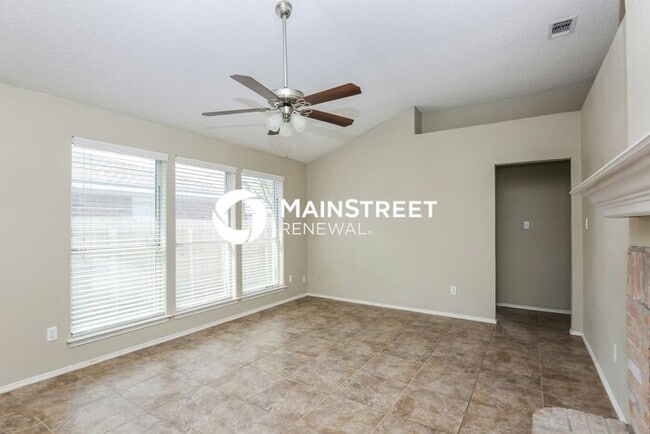 Photo - 3 Bedroom Pet-Friendly Home in Fort Worth,...