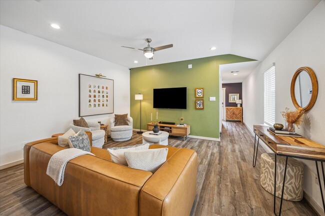 Photo - 12717 Ermine St Casa