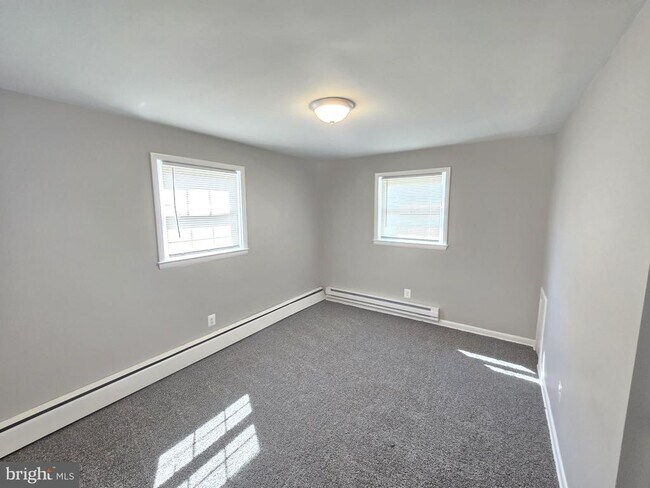 Photo - 5122 Plainfield Ave