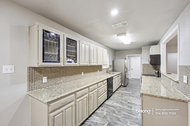 Photo - 1710 Duncan Way