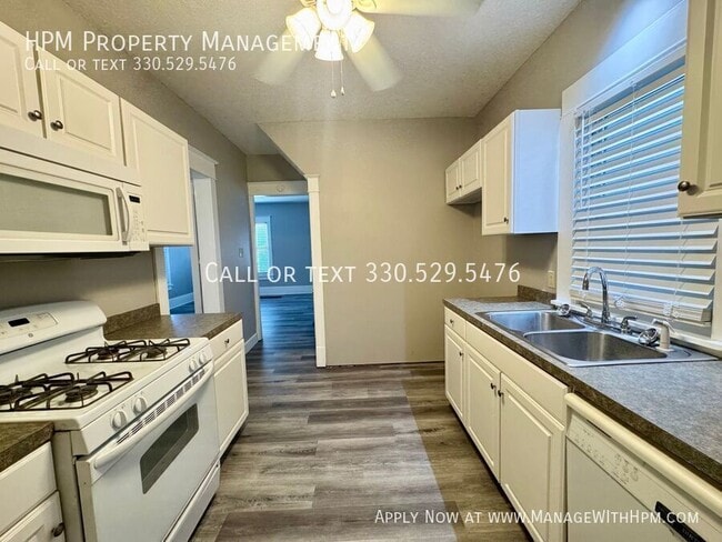 Photo - 3014 2nd St NW