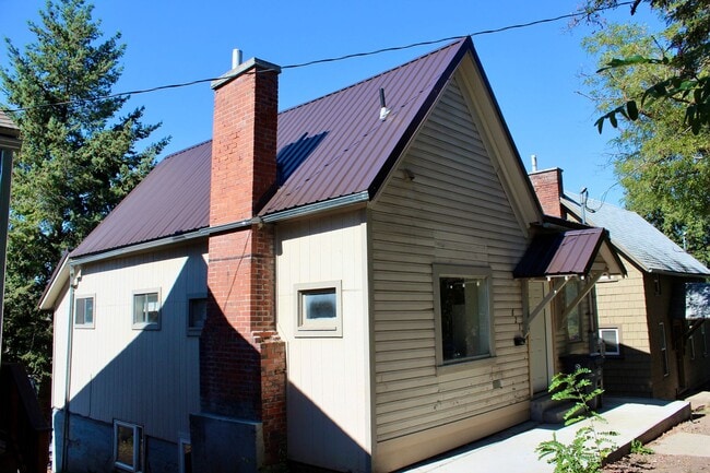 Building Photo - 621 S Jefferson St Unit 621 S Jefferson St. - 1