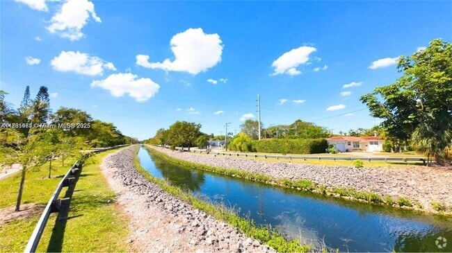 Building Photo - 6110 S Waterway Dr Unit eff Rental