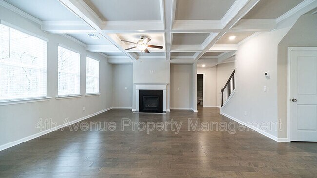 209 Paxton LN