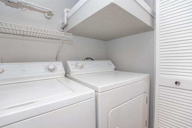 Photo - 19100 Glenwest Dr Unit 437
