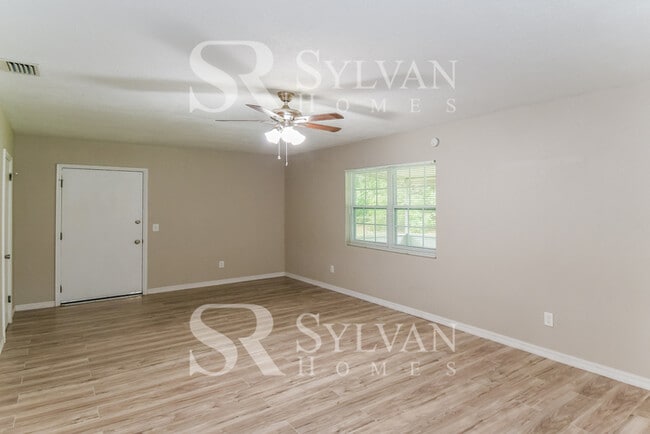 Photo - One-level living at its best