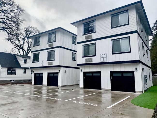 Photo - 2633 12th St SE