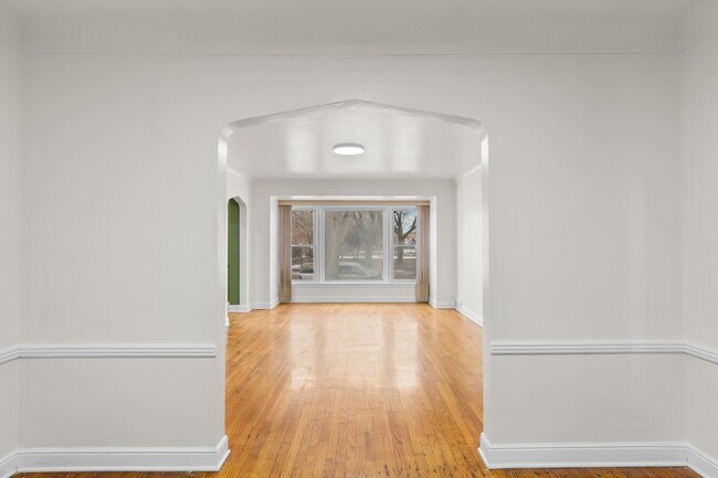 Photo - 8142 S Yates Blvd