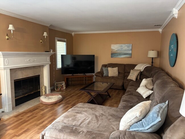 Photo - 16 Eastwood Pl