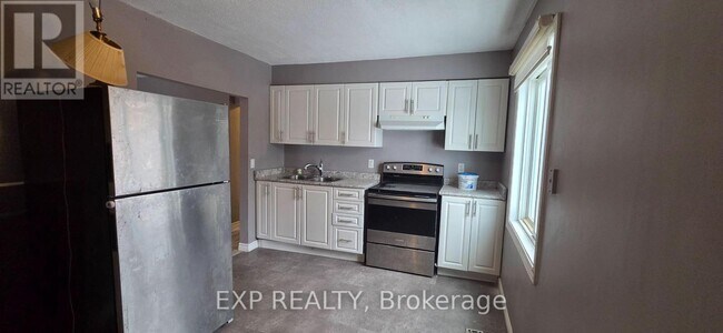 Photo - 54 Wyandotte St Unit 2