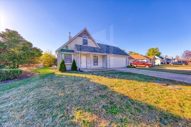 Photo - 205 N Manngrove Ln