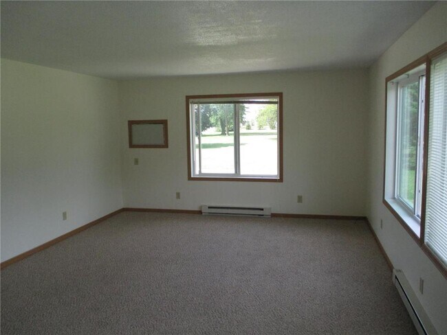 Photo - 311 5th St S