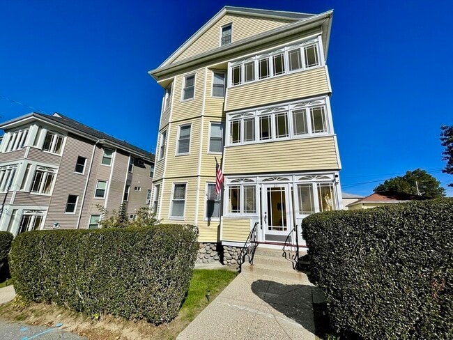 Building Photo - 21 Watson Ave Unit 2