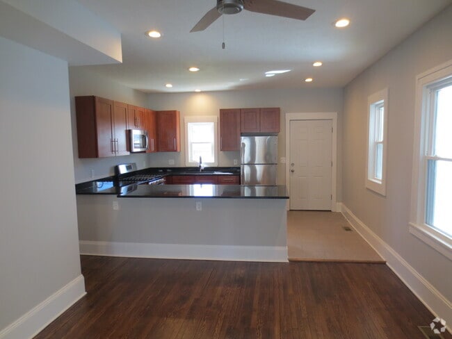 Building Photo - 1448 W 54th St Rental