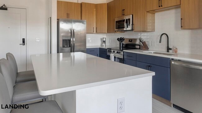 Photo - 1007 S Mint St Unidad 720