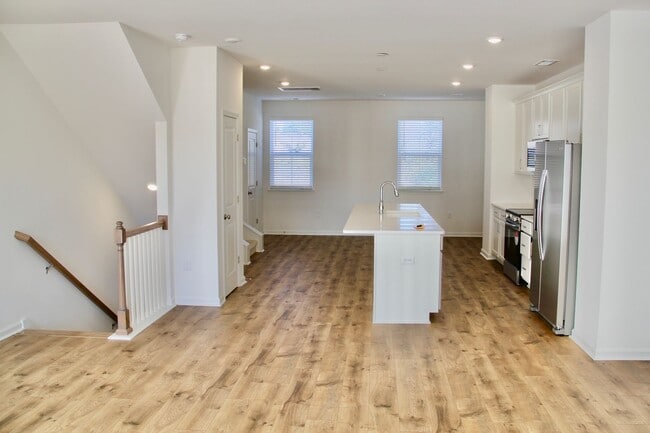 Photo - 464 Blair Rd