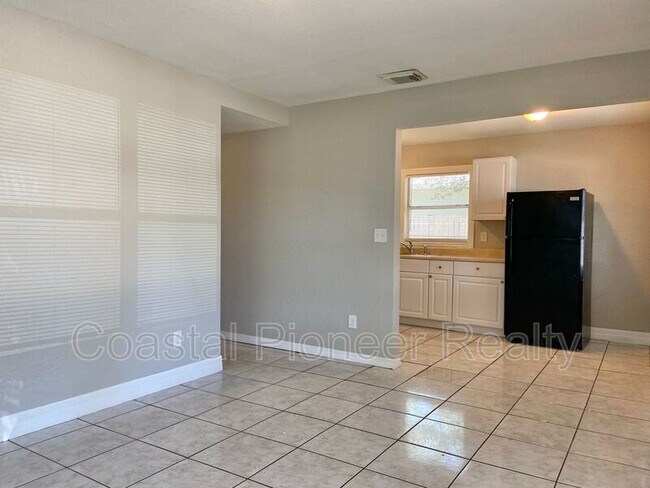 Photo - 2345 W St Conrad St