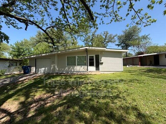 Building Photo - 765 Bobbins Ln