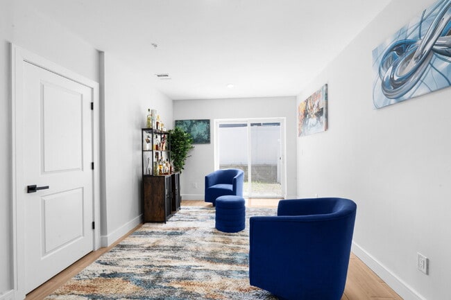 Movie in special, first 1/2 month rent is FREE! Charming 2-Bedroom Condo with 2 Full & 2 Half Bat...