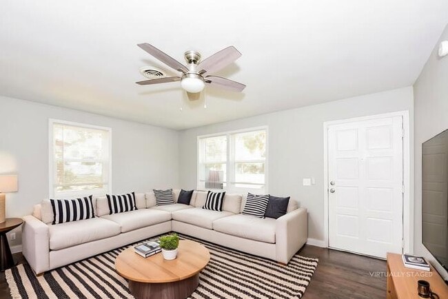 Photo - 434 Mockernut Ln