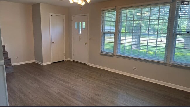 Photo - 702 Belaire Dr