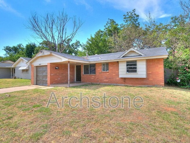 Building Photo - 3217 Overland Dr